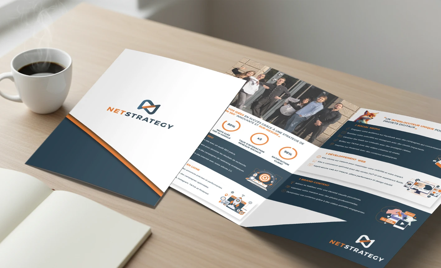 Création plaquette agence marketing Net Strategy par Click‑Création